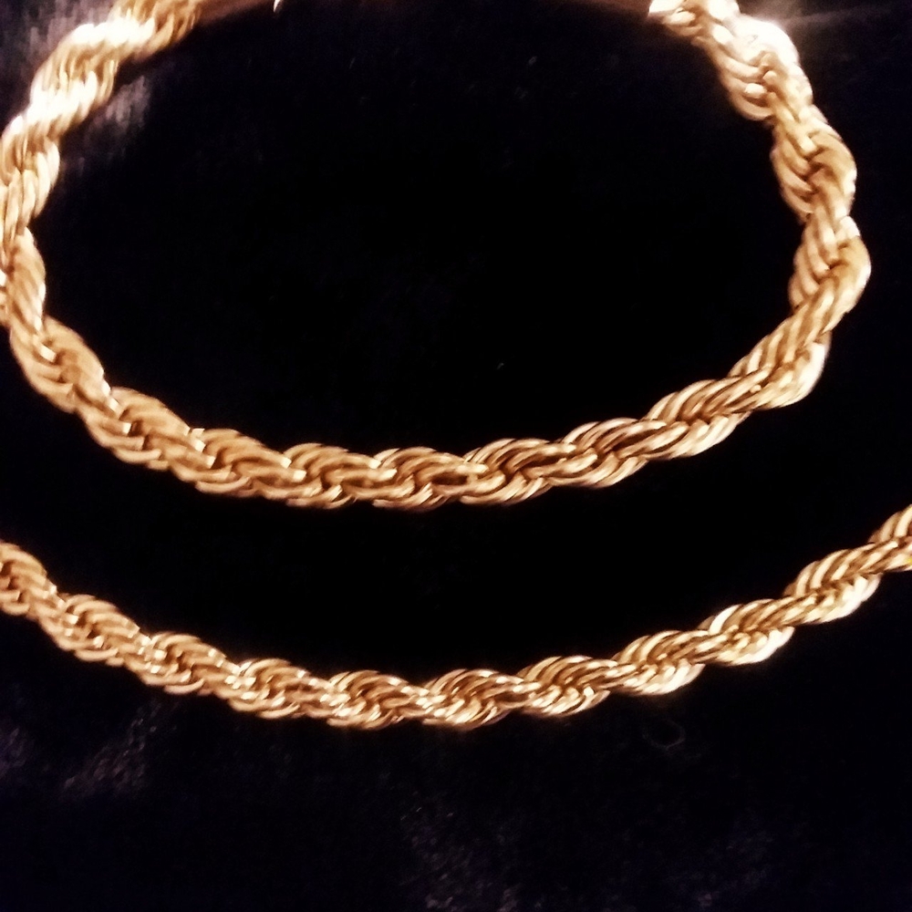 Stainless Steel men's necklace 24 Inches long with bracelet 8.5 Inches long !